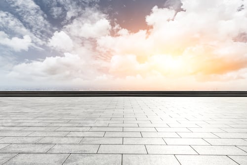 Preview: Square Platform And Modern City Skyline With Beautiful Clouds At Sunset
