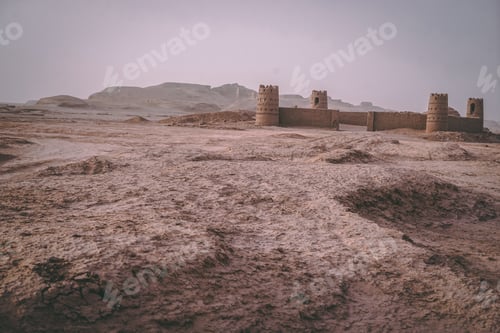 Preview: Castle In The Desert