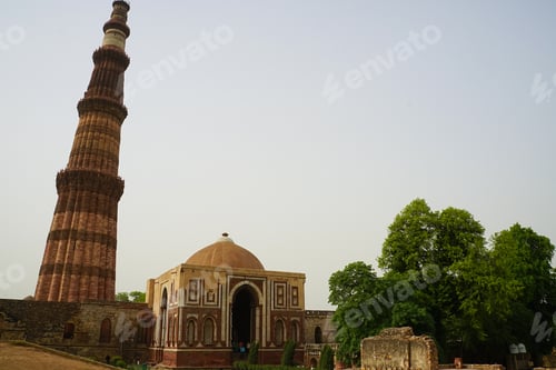 Preview: Qutb Minar Temple Complex