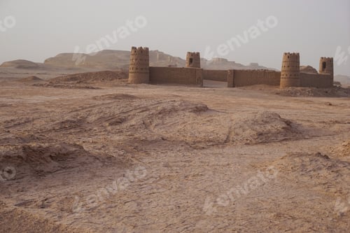 Preview: Castle In The Desert Next To Kalut In Iran