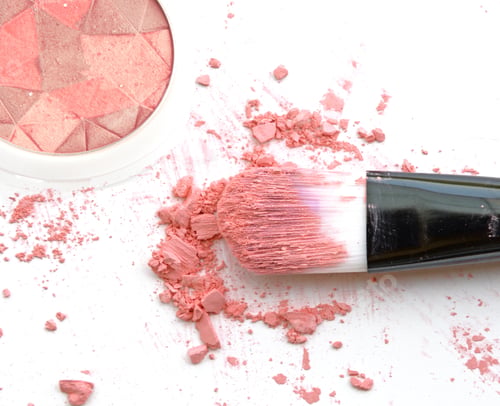 Preview: Cosmetic Powder Brush Circle Box And Crushed Blush Palette Isolated On White