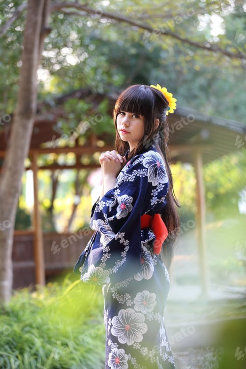 Preview: The Girl With Japanese Yukata