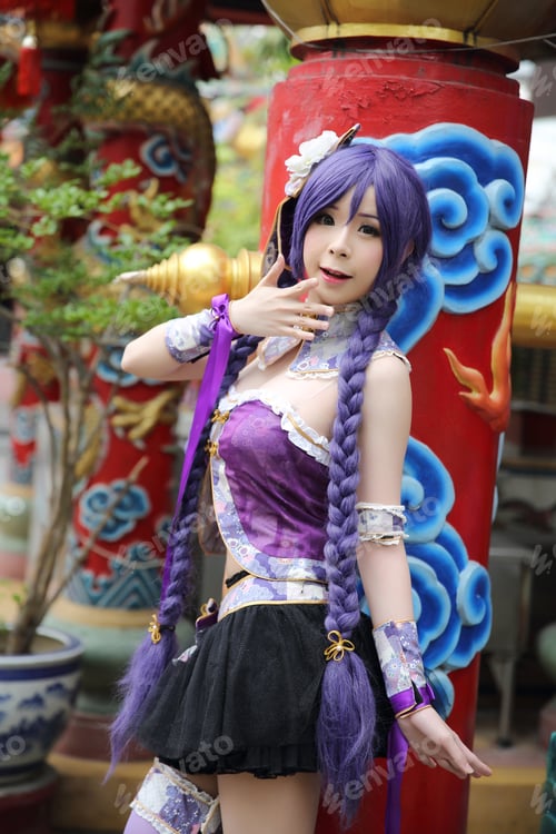Preview: Portrait Of Asian Young Woman With Purple Chinese Dress Cosplay With Temple