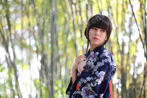 Preview: The Girl With Japanese Yukata