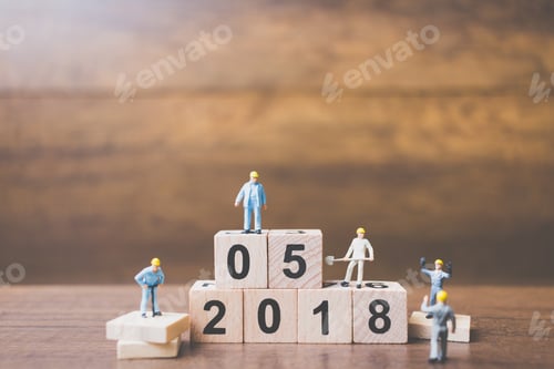 Preview: Miniature Worker Team Building Number On Wooden Block , Happy New Year 2018