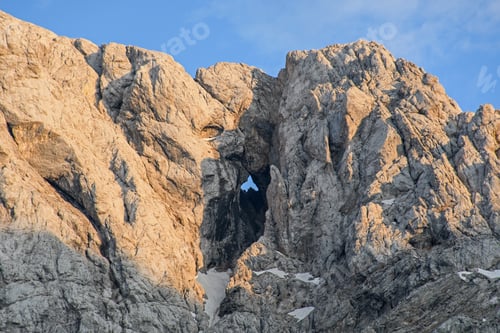 Preview: A Closeup Shot Of Scenic Canyons