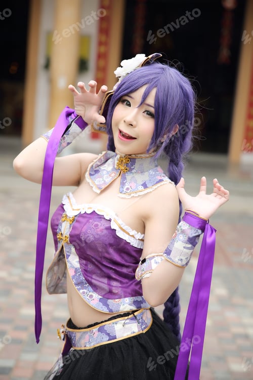 Preview: Portrait Of Asian Young Woman With Purple Chinese Dress Cosplay With Temple