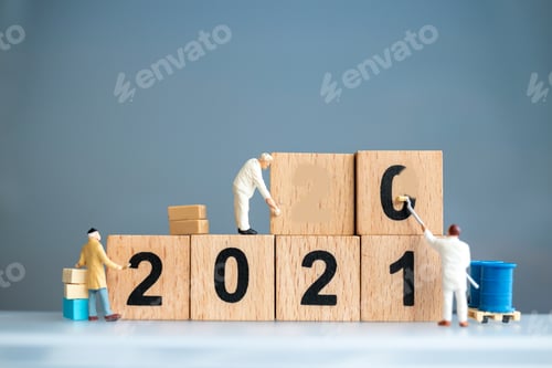 Preview: Miniature Worker Team Painted Number 2021 And Remove Number 2020 , Happy New Year Concept