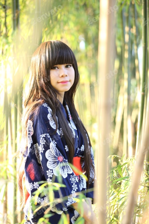 Preview: The Girl With Japanese Yukata