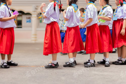 Preview: Unidentified Children With A Cat Stand In A Row For Lunch Break.