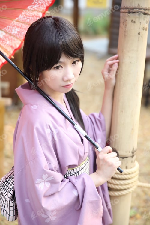 Preview: The Girl With Japanese Yukata