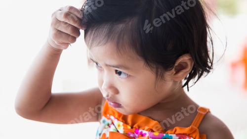 Preview: Sweet Little Girl In Swimming Pool
