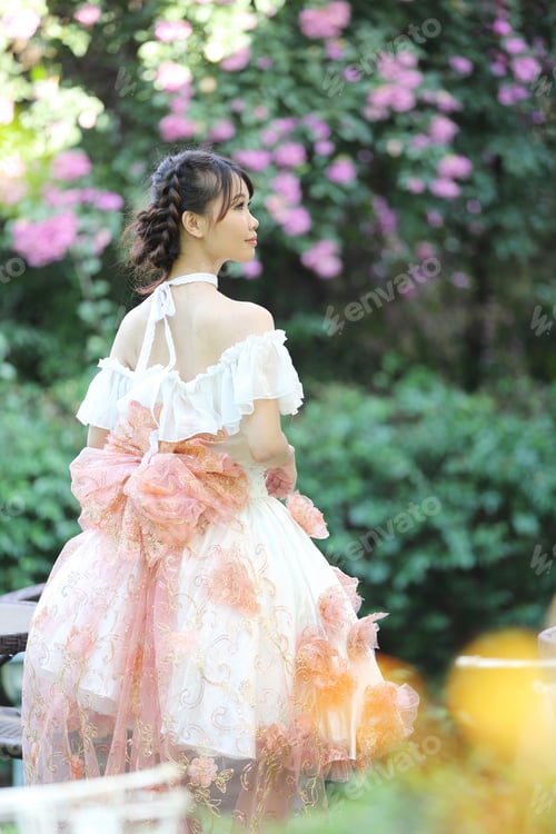 Preview: Asian Bride In White Dress In Outdoor
