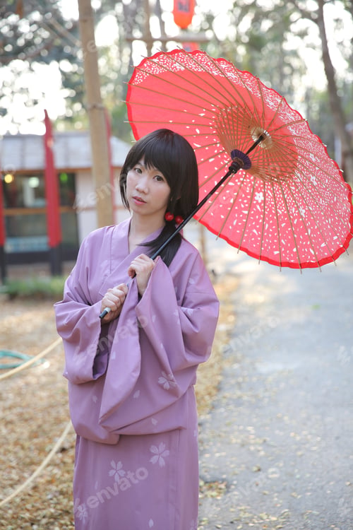 Preview: The Girl With Japanese Yukata