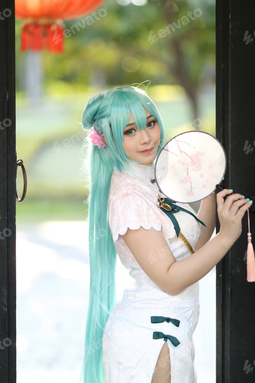 Preview: Japan Anime Cosplay Portrait Of A Girl With Chinese Dress Costume In Chinese Garden