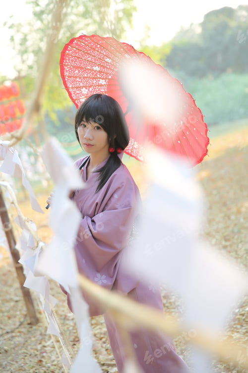 Preview: The Girl With Japanese Yukata