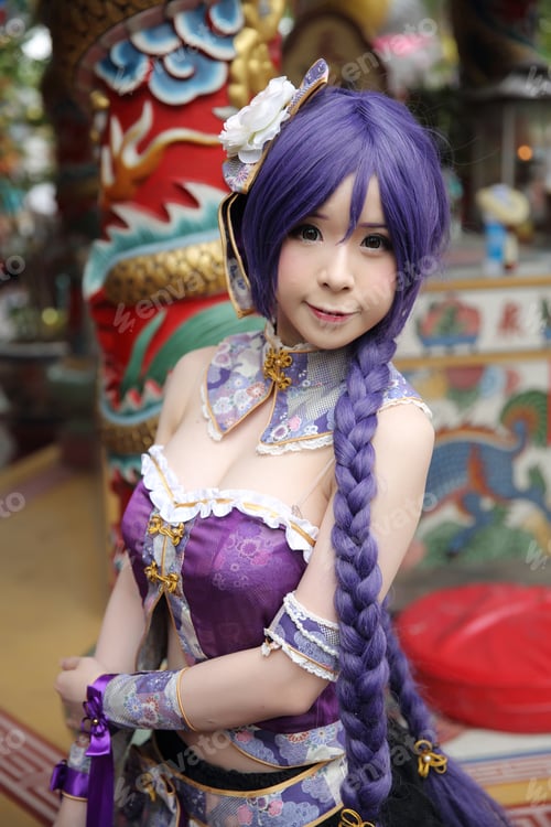 Preview: Portrait Of Asian Young Woman With Purple Chinese Dress Cosplay With Temple