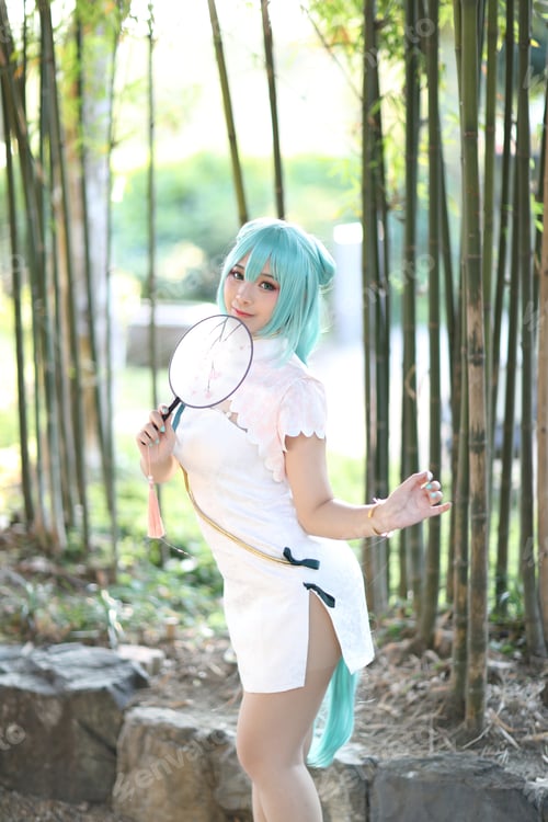Preview: Japan Anime Cosplay Portrait Of A Girl With Chinese Dress Costume In Chinese Garden