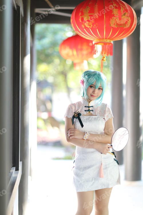 Preview: Japan Anime Cosplay Portrait Of A Girl With Chinese Dress Costume In Chinese Garden
