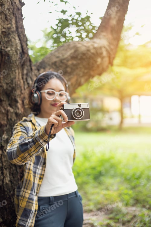 Preview: Closeup Woman Holding Mirrorless Camera Travel Photo Of Photographer Making Pictures In Hipster