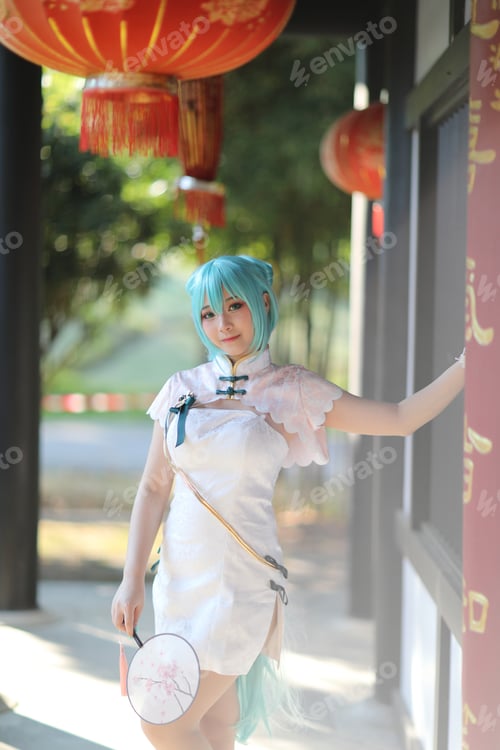 Preview: Japan Anime Cosplay Portrait Of A Girl With Chinese Dress Costume In Chinese Garden