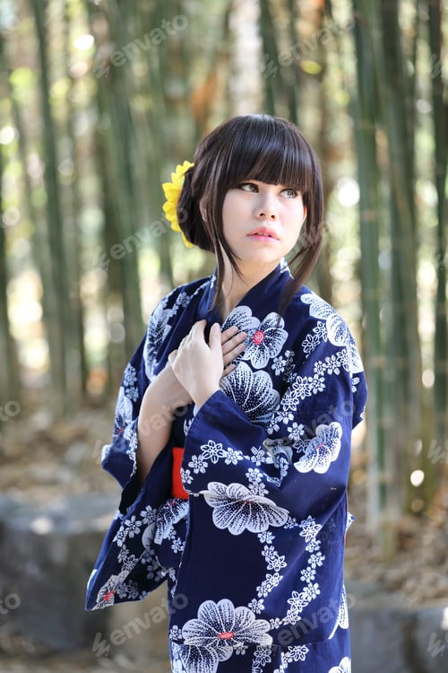 Preview: The Girl With Japanese Yukata