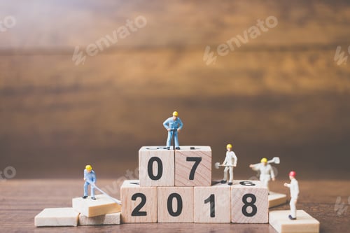 Preview: Miniature Worker Team Building Number On Wooden Block , Happy New Year 2018