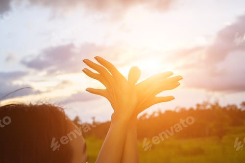 Preview: Hands-Shape For The Sun.