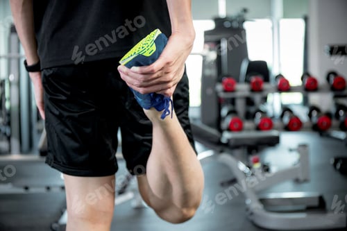 Preview: Men Runner Warm Up In The Gym
