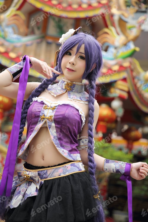 Preview: Portrait Of Asian Young Woman Dancing With Purple Chinese Dress Cosplay With Temple