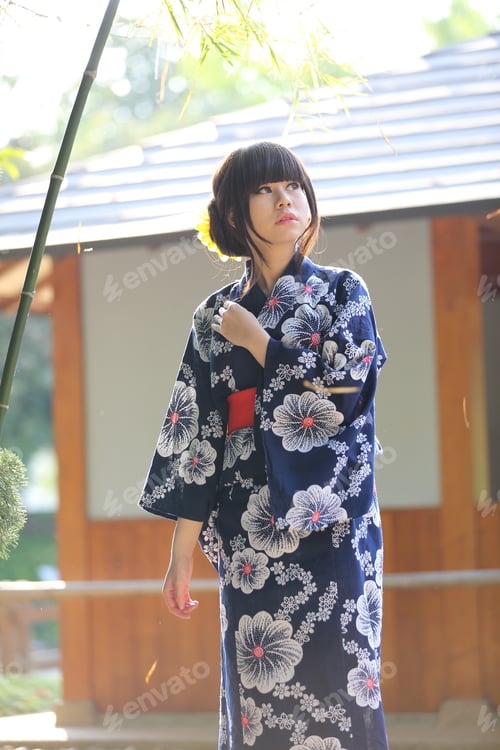 Preview: The Girl With Japanese Yukata