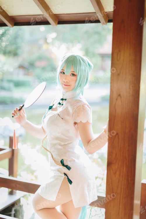 Preview: Japan Anime Cosplay Portrait Of A Girl With Chinese Dress Costume In Chinese Garden