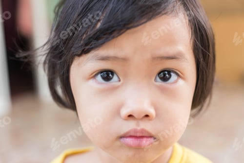 Preview: Little Girl Made A Smile