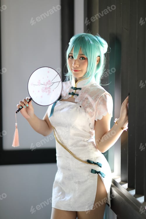 Preview: Japan Anime Cosplay Portrait Of A Girl With Chinese Dress Costume In Chinese Garden