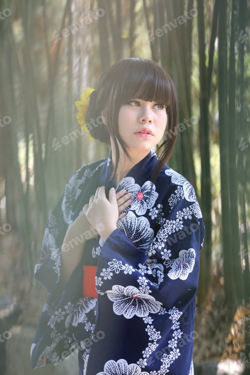 Preview: The Girl With Japanese Yukata