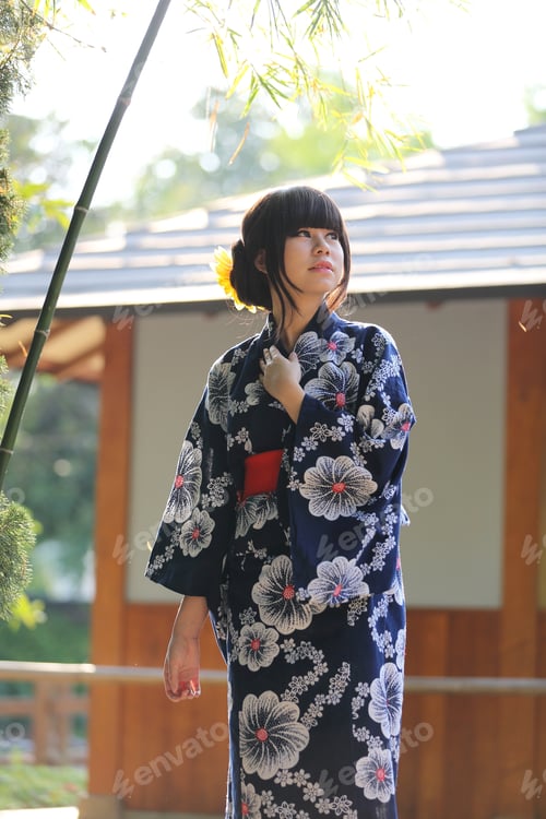 Preview: The Girl With Japanese Yukata
