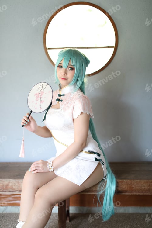Preview: Japan Anime Cosplay Portrait Of A Girl With Chinese Dress Costume In Chinese Garden