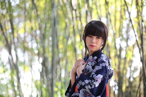 Preview: The Girl With Japanese Yukata