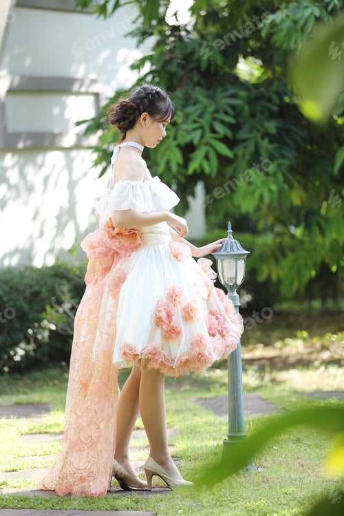 Preview: Asian Bride In White Dress In Outdoor