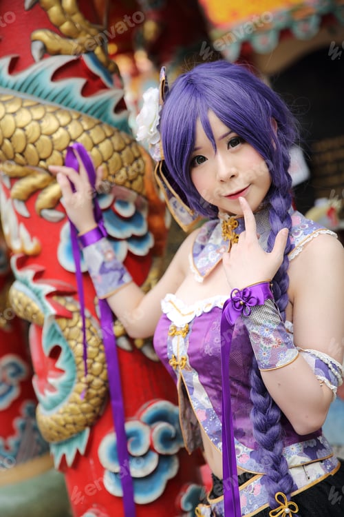 Preview: Portrait Of Asian Young Woman With Purple Chinese Dress Cosplay With Temple