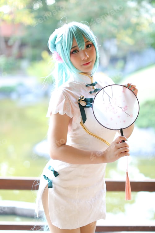Preview: Japan Anime Cosplay Portrait Of A Girl With Chinese Dress Costume In Chinese Garden