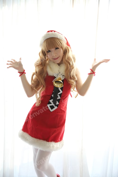 Preview: Christmas Asian Woman Portrait With Christmas Gift