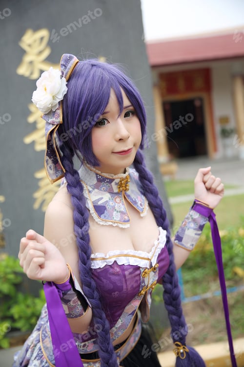 Preview: Portrait Of Asian Young Woman With Purple Chinese Dress Cosplay With Temple