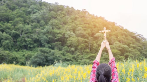 Preview: Praying