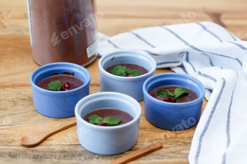 Preview: Chocolate Pudding Close-Up