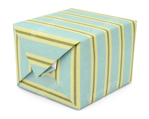 Preview: A Festive Wrapping Gift Box