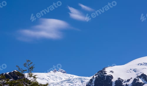 Vorschau: Landschaften der Anden. Vulkan Tronador. San Carlos De Bariloche, Patagonien, Argentinien
.