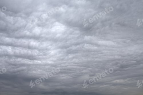 Vorschau: Dunkle Sturmwolken
