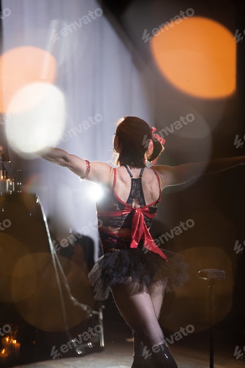 Preview: Acrobatic Stage Show