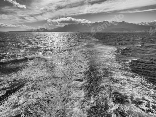 Preview: Oceans And Boats Wake Background
